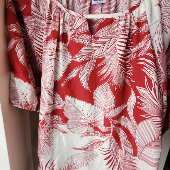 One Papaya Hawaii Hawaiian flowered top - Picture 3 of 5